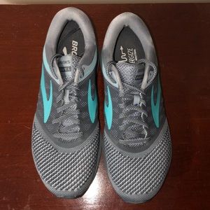 Women’s Brooks Revel size 8.5